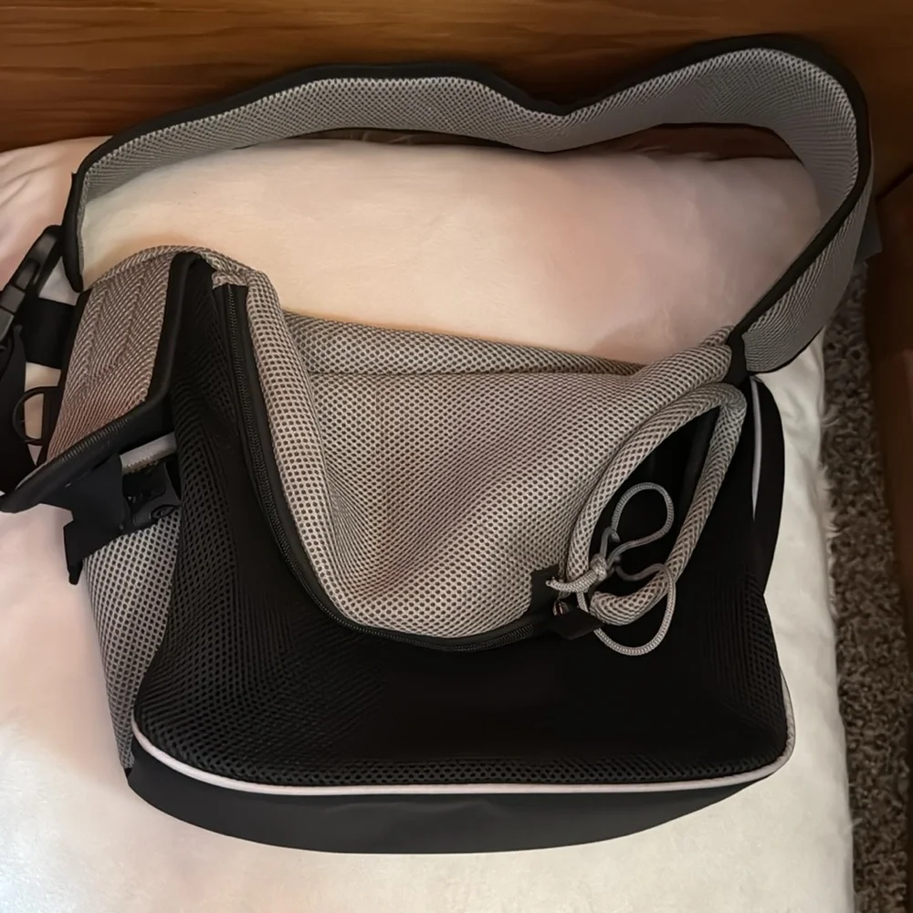 Pawaboo Pet Carrier Messenger Style Grey and Black Bag Fits a 5-10lbs dog NWT